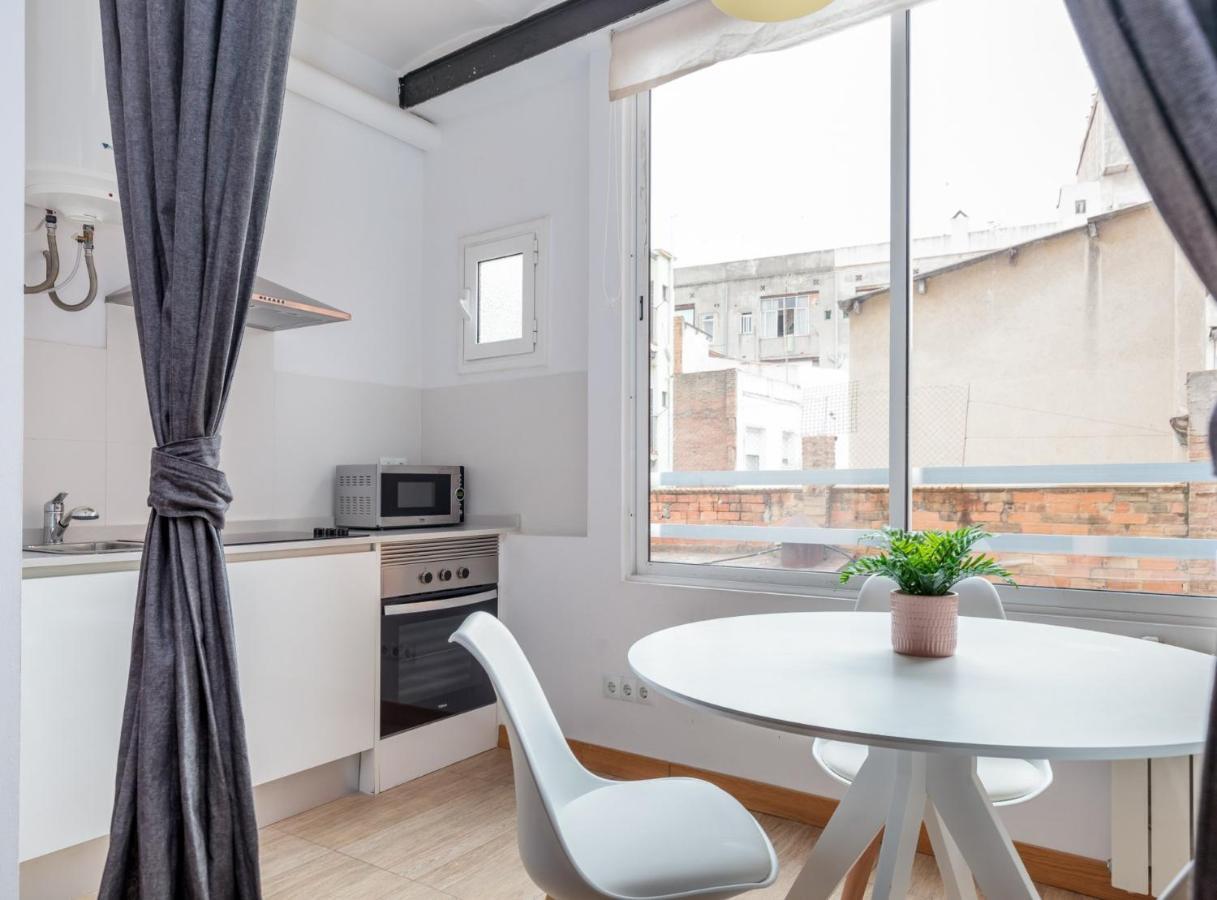 Spacious Doubleroom Apartment At Sants Barcelona Eksteriør bilde